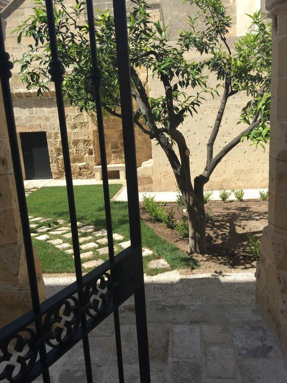 Sine Tempore B&B Manduria Bagian luar foto
