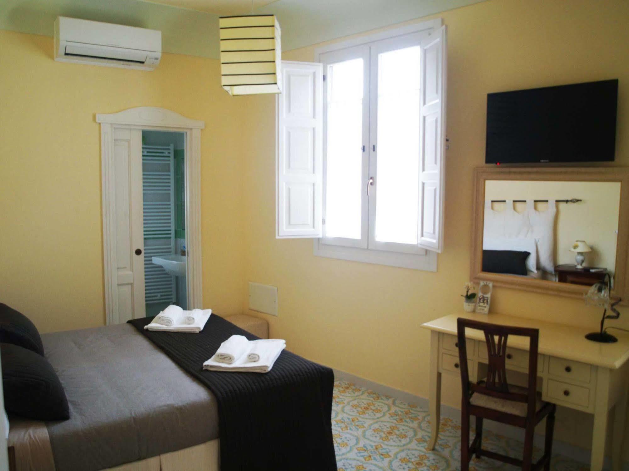 Sine Tempore B&B Manduria Bagian luar foto